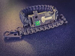 Paracord bracelet